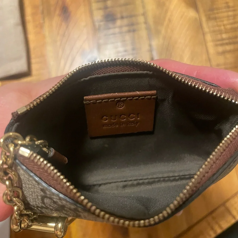 Autentic Gucci Beige and Brown Key Case - Picture 5 of 7
